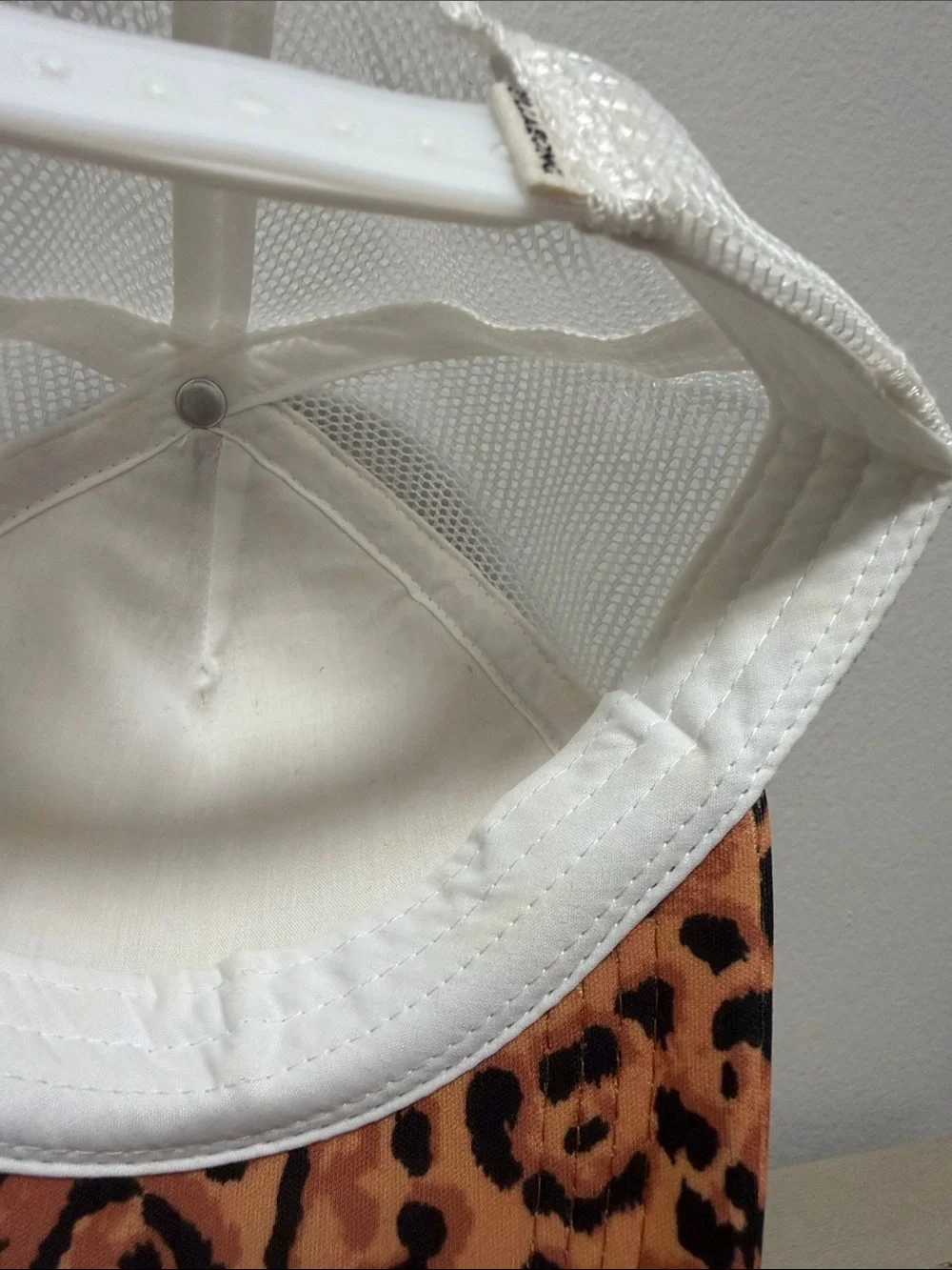 Billabong Leopard Print Trucker Hat White Mesh Snapback Cap Animal Print Y2K